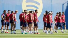 Flick repite lista de Barcelona con cuatro ausencias ante Rayo