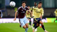 Premier League live updates: Aston Villa host defending champs Arsenal