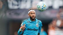 Bastidores de Corinthians x Santos têm 'piada' de Gabigol sobre gripe de Neymar e discurso efusivo do camisa 10: 'Nosso time é bom para c***'