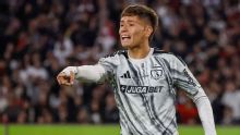 Iván Román se cuadró con Javier Correa: "Deberían hablar de sus goles"