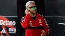 Arrascaeta e o óculos de luz verde: o que significa objeto usado pelo meia do Flamengo antes de jogo com Mirassol