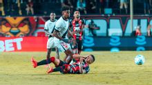 Súmula de Vitória 0 x 2 Vasco tem descrição de artefato explosivo arremessado ao gramado do Barradão