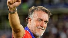 Batistuta volvió a jugar a los 57 años, marcó un doblete y emocionó a Fiorentina: "Tenía que venir"