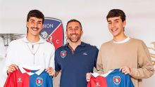 Franco y Facundo Abreu, hijos del Loco, firmaron su primer contrato profesional