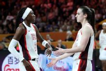 Clark, Howard lead U.S. rout of China in women's World Cup opener