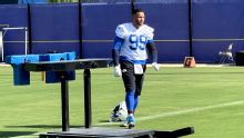 Rams contemplan a Aaron Donald para Semana 1 en Australia