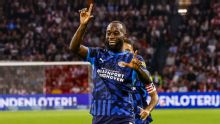 PSV wint mede dankzij doelpunt Geertruida van Ajax in vermakelijke eerste topper van het seizoen
