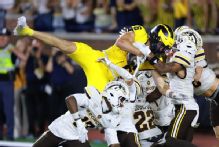 Michigan stuns Western Michigan on Hail Mary after clock controversy