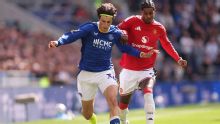 Premier League live updates: Man United face Everton