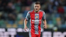 Jamie Vardy joins Burnley on a season-long contract