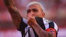 Gabigol brilha, Santos vence Internacional com um a mais no Beira-Rio e afunda gaúchos no Z-4