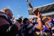 No. 17 Washington pulls out Apple Cup win vs. Washington State