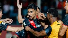 Vitória vence confronto direto no Barradão e mantém Grêmio colado no Z-4 do Brasileirão