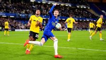 Chelsea vira sobre o Leeds em jogo alucinante de nove gols e avança na Copa da Liga