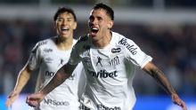 Christian Oliva marcó el gol que selló la victoria de Santos ante Atlético Mineiro