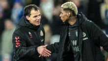 Régis Le Bris, DT de Sunderland, destacó a Nilson Angulo: "Solo es el inicio para él"