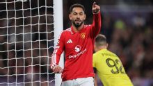 Matheus Cunha marca, Manchester United goleia e começa a Champions League com o pé direito