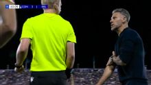 La bronca de Martín Demichelis con el árbitro en Como vs. Leipzig
