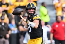 Iowa QB Brown has shoulder sprain, uncertain vs. Washington