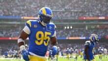 Sources: Rams' Myles Garrett to have knee surgery, headed to IR