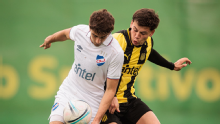 Peñarol terminó la fecha de clásicos juveniles con saldo favorable