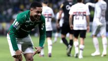 Palmeiras vence reservas do São Paulo e seca Flamengo contra o Corinthians para manter a liderança do Brasileirão