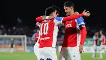 Con un Zampedri intratable, Universidad Católica venció a Palestino y es el más cercano a Colo Colo en la tabla