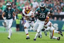 Eagles' Saquon Barkley to be 'fearless' vs. Bears despite stinger