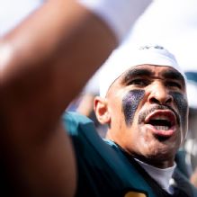 Jalen Hurts makes plays, leads Eagles by Commanders in Week 1