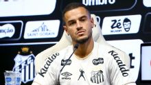 Coutinho faz forte desabafo após críticas por acerto com o Santos e saída do Vasco: 'Nunca abandonei o clube'