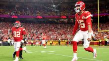 Chiefs amassam Broncos na NFL em retorno triunfal de Mahomes e estreia de gala de Kenneth Walker III