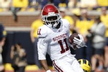 Oklahoma WR Harris out for 'foreseeable future,' says Venables