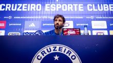 Viña agradece Flamengo e reclama de tratamento em ex-time na chegada ao Cruzeiro: 'É um grande clube, mas...'
