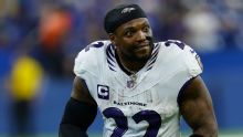Smith: Ravens' Henry has stamina to break NFL rushing record