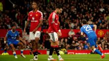 Manchester United ganaba 2-0 pero se durmió y fue eliminado de la Copa de la Liga de Inglaterra por Brighton