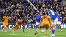 Con gol de Charly Alcaraz, Everton venció a Wolves en la Copa de la Liga