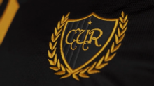 Peñarol presentó su camiseta aniversario, que rememora los orígenes del club