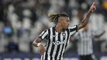 Sob olhares de Tite, Botafogo vence Grêmio em noite artilheira de Danilo e estraga volta de Renato Gaúcho