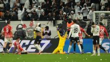 Muslera sobre el penal de Memphis Depay: "Le pegó fuerte, además de mal"