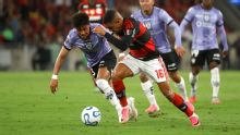 Palmeiras ironiza Flamengo após críticas ao gramado do Maracanã e 'apoio' de zagueiro ao sintético: 'O tempo é senhor da razão'