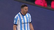 Maravilla Martínez ganó de cabeza y marcó para Racing ante Sarmiento