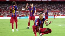 Raphinha apareció dos veces y Barcelona lo da vuelta ante Sevilla