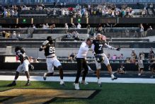 Vanderbilt recovers fumble with 1 second left to stun NC State