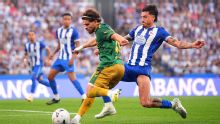 Con gol de Cucho Hernández, el Betis de Pellegrini igualó ante Deportivo por LaLiga