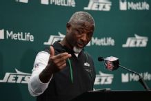 Aaron Glenn defends clock management after Jets' collapse