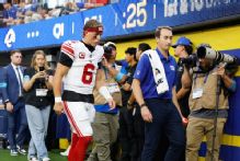 Giants QB Jaxson Dart exits MNF game vs. Rams with knee injury