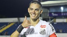 Santos acerta venda de lateral a time dos Emirados Árabes; veja valores