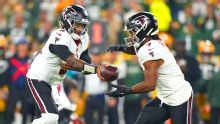 Falcons upset Packers in Michael Penix Jr.'s return from ACL