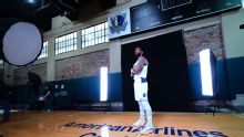 Kyrie Irving, sin restricciones tras recuperarse de una rotura del LCA que lo tuvo fuera 19 meses