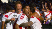 Lapadula definió de cabeza y anotó el 1-1 de Perú contra Estados Unidos
